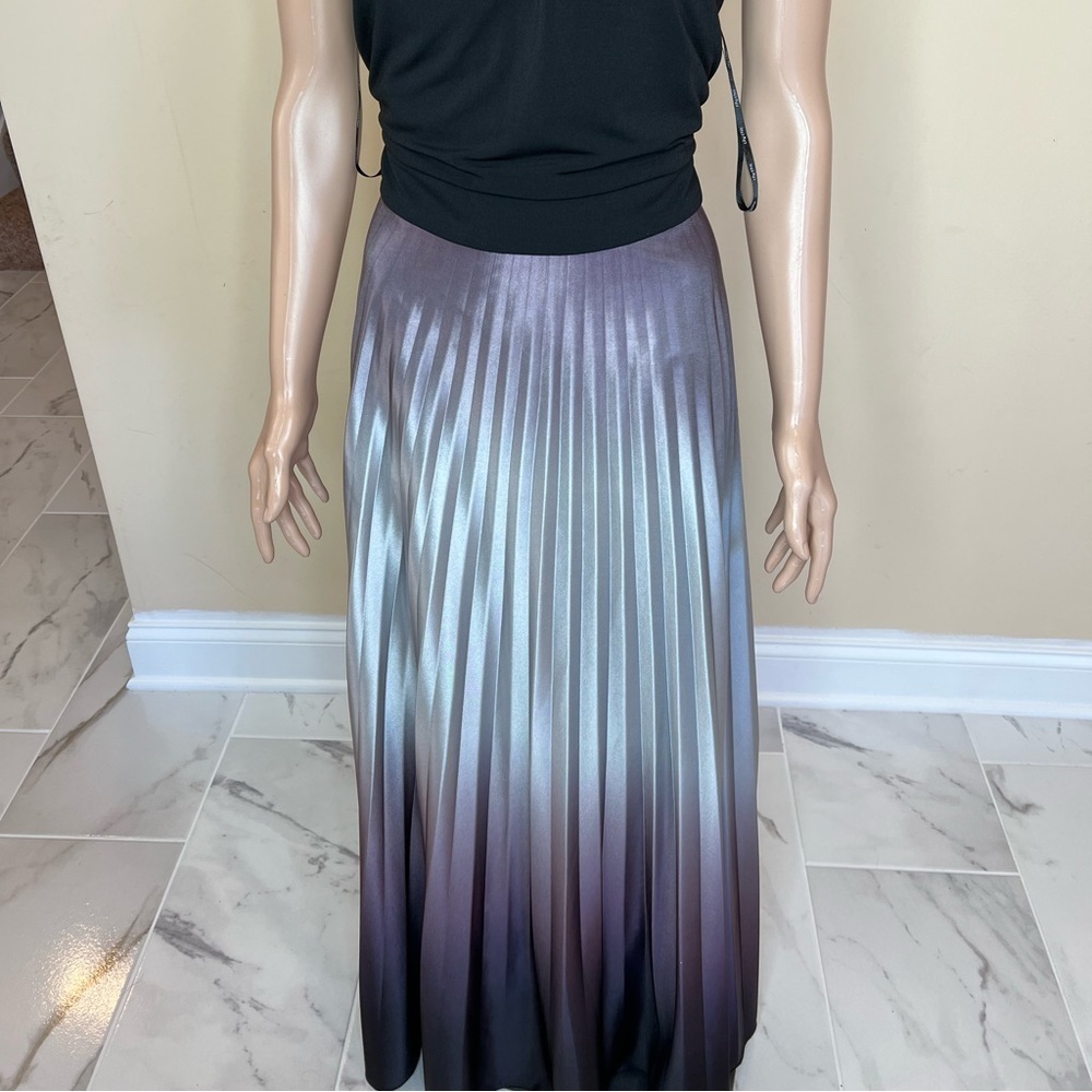CITY CHIC Pleated Ombre Maxi Dress black/grey - Picture 3 of 12